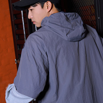 Short sleeved windbreaker