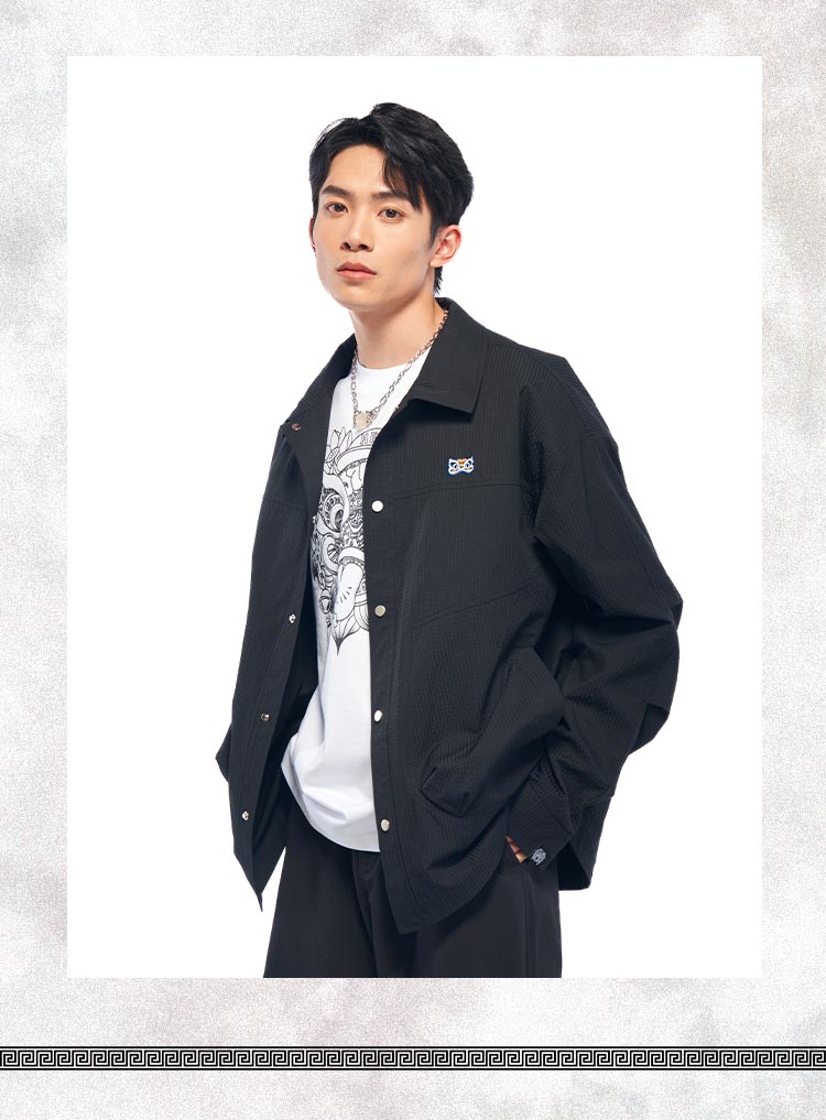 Fashionable long sleeved shirt