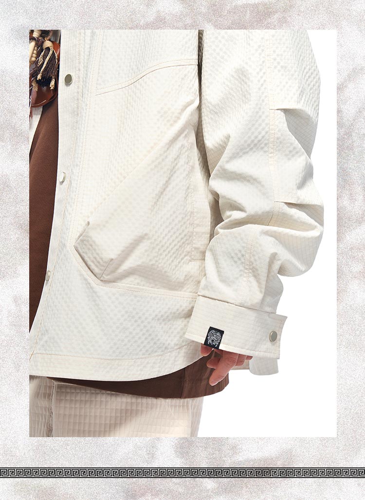 Fashionable long sleeved shirt