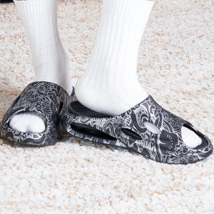 Sports and leisure slippers