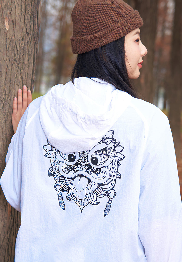 Long sleeved windbreaker