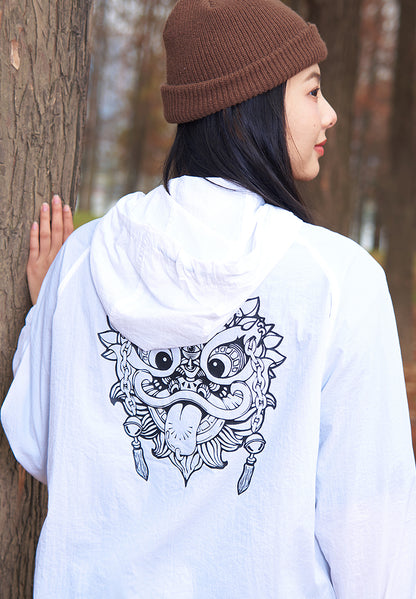 Long sleeved windbreaker